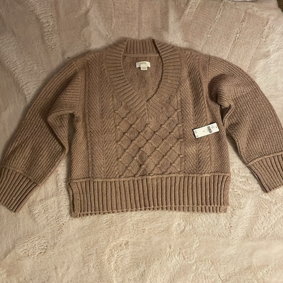 THE TILLIE V-NECK PULLOVER SWEATER BY MAEVE - Picture 9 of 12